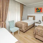 Hotel Konuk *