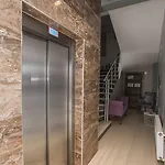 Hotel Konuk
