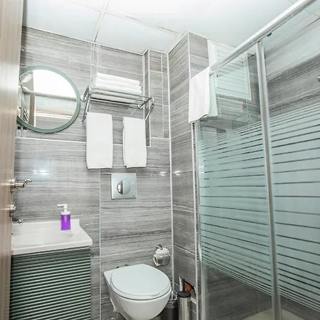 Hotel Konuk *