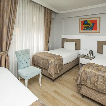 Hotel Konuk *