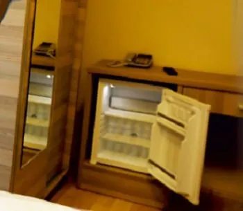 Konuk Hotel *